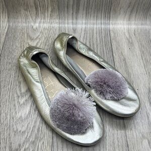 Papanatas Flats with Pom Pom